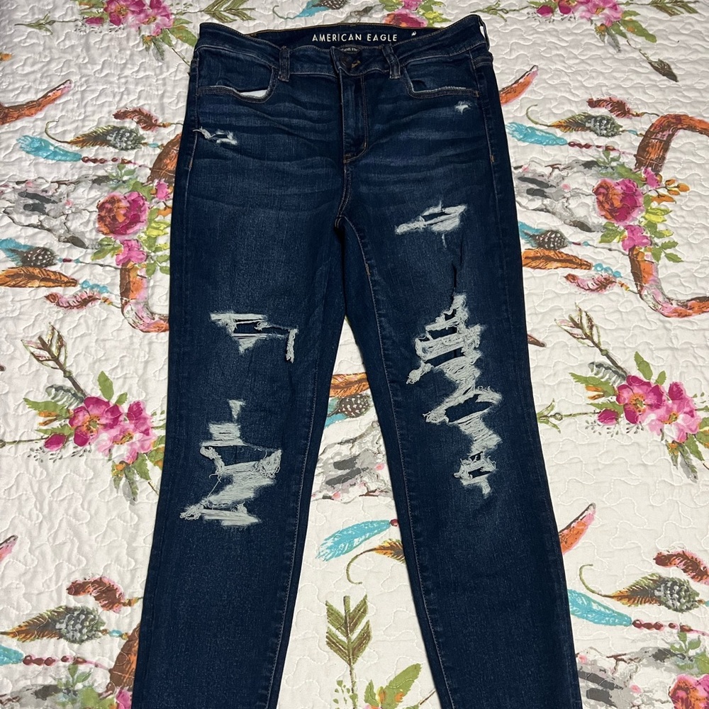 Women’s American Eagle jeans size 12 long distressed jeans
